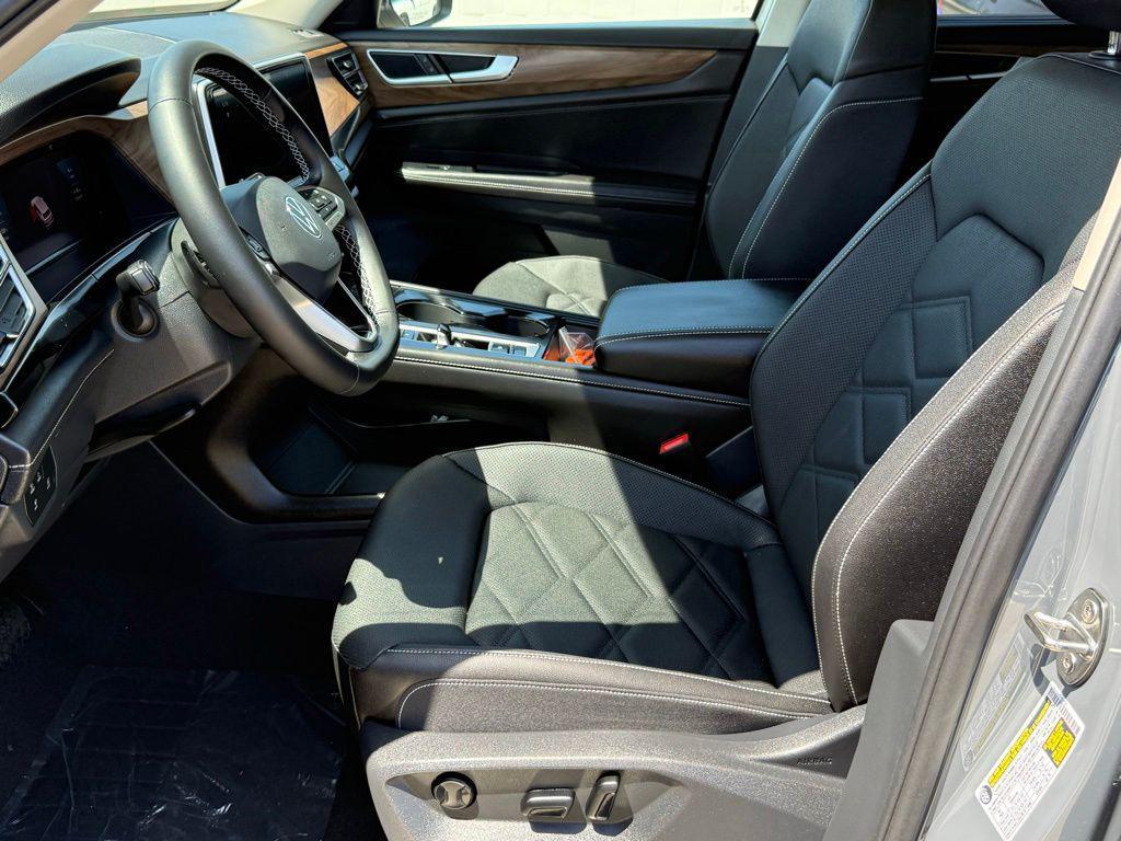 new 2026 Volkswagen Atlas car, priced at $45,694