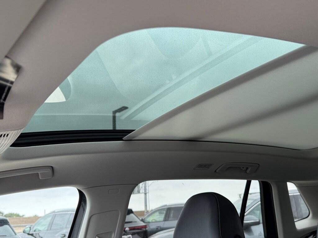 new 2025 Volkswagen Tiguan car, priced at $33,639