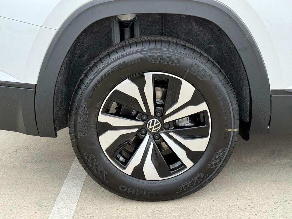 new 2026 Volkswagen Atlas car, priced at $40,127