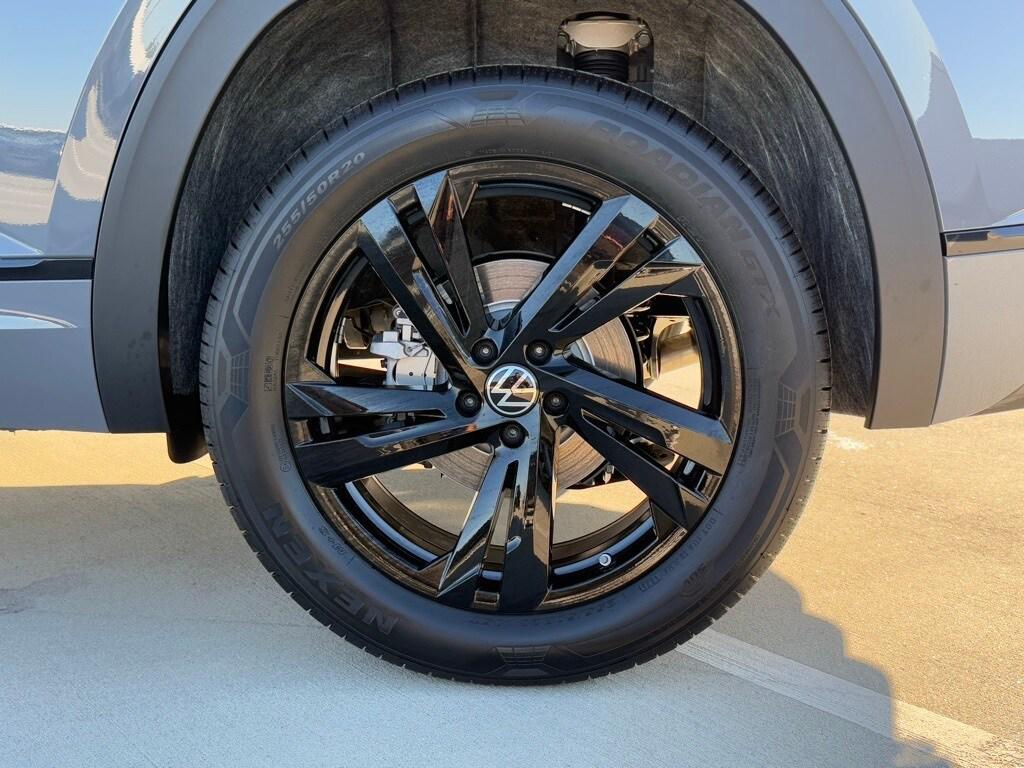 new 2026 Volkswagen Atlas Cross Sport car, priced at $50,059