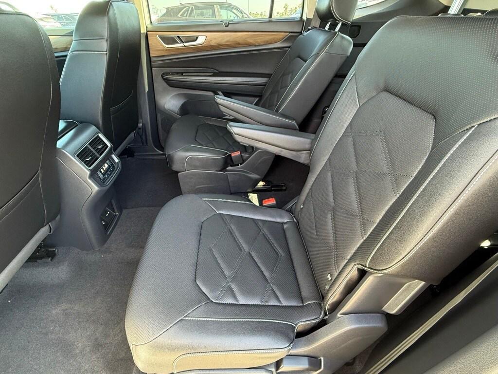 new 2026 Volkswagen Atlas car, priced at $45,524