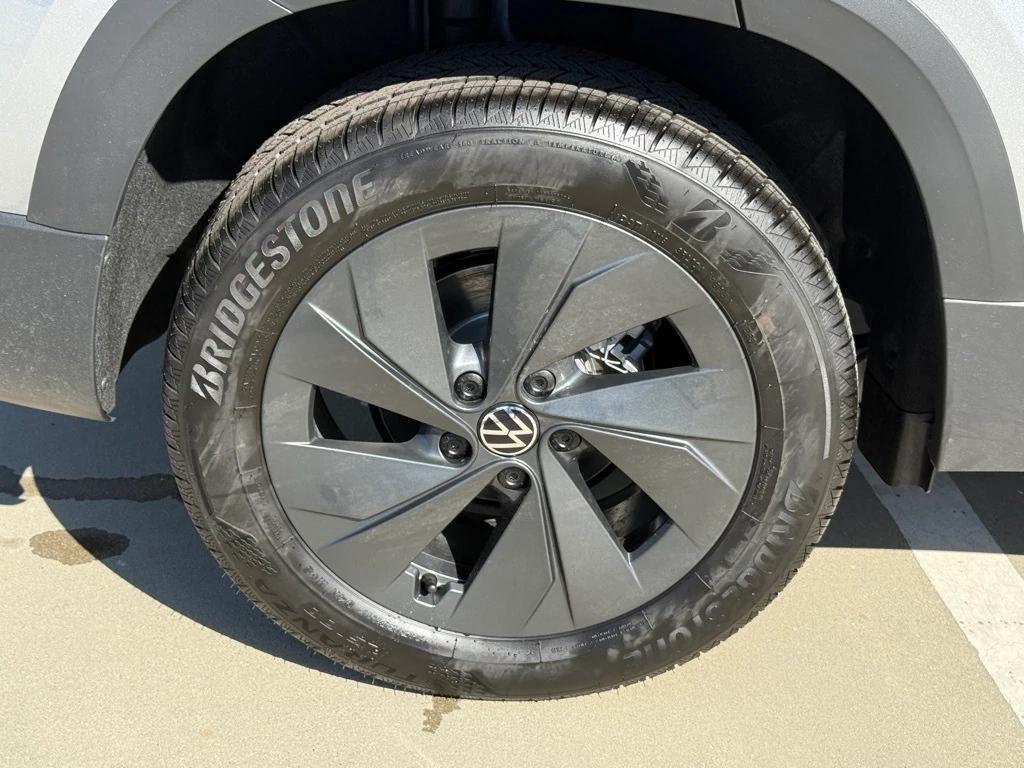 new 2026 Volkswagen Taos car, priced at $26,576