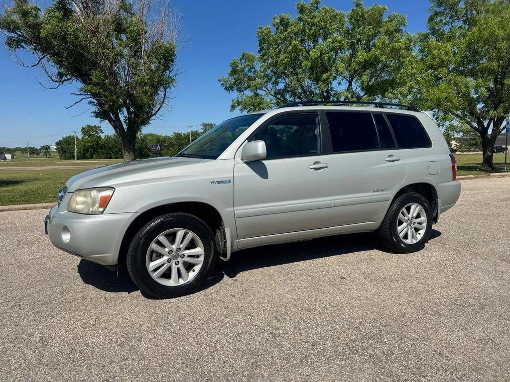 used 2007 Toyota Highlander Hybrid car, priced at $11,999