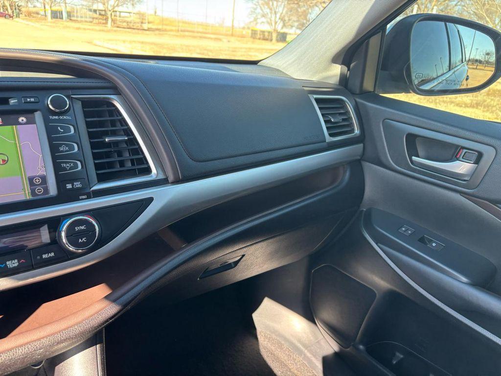 used 2015 Toyota Highlander car, priced at $22,999