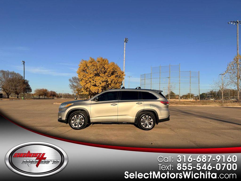 used 2014 Toyota Highlander car, priced at $21,999