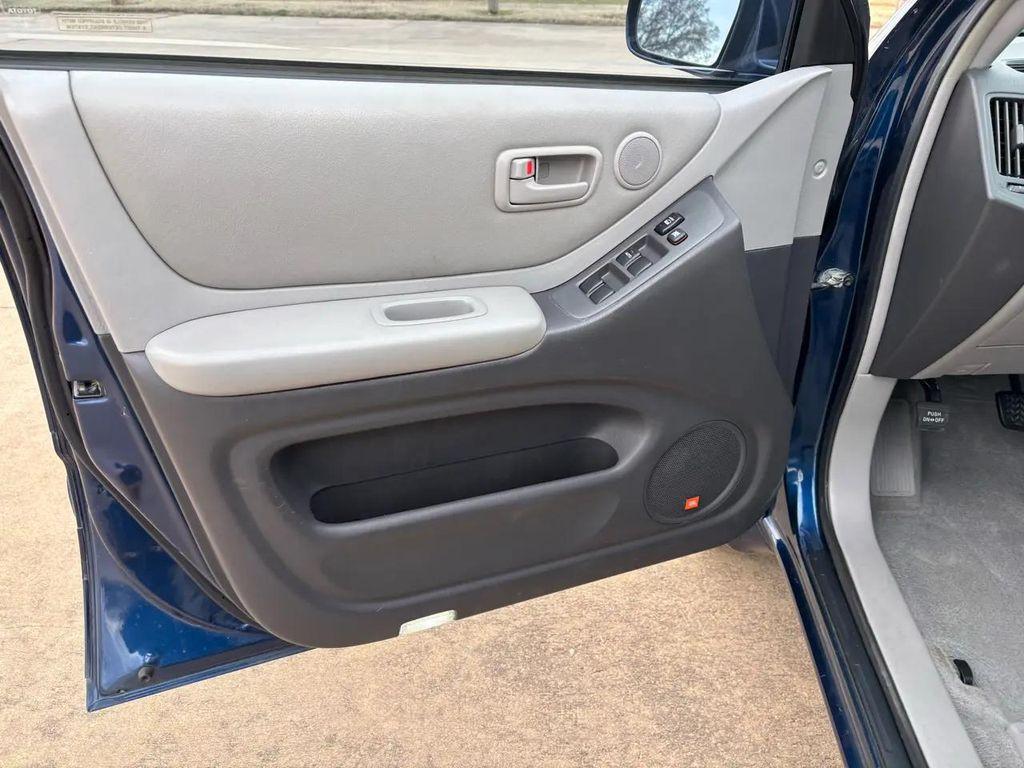 used 2006 Toyota Highlander car, priced at $11,999