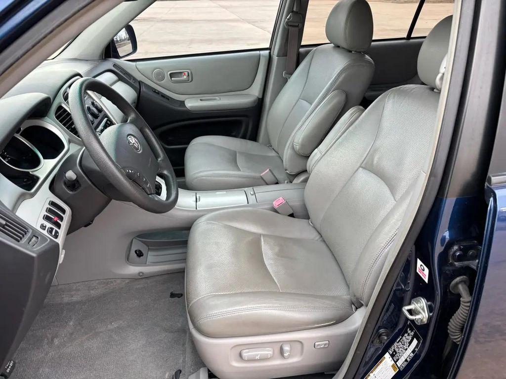 used 2006 Toyota Highlander car, priced at $11,999