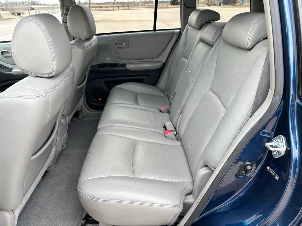 used 2006 Toyota Highlander car, priced at $11,999