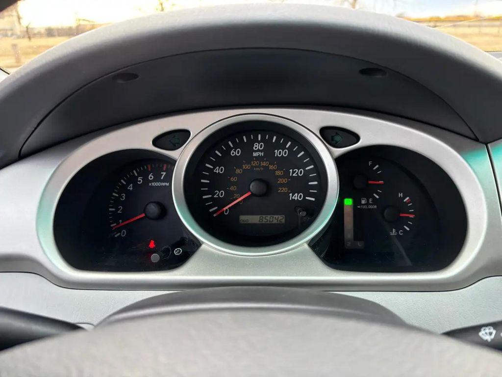 used 2006 Toyota Highlander car, priced at $11,999