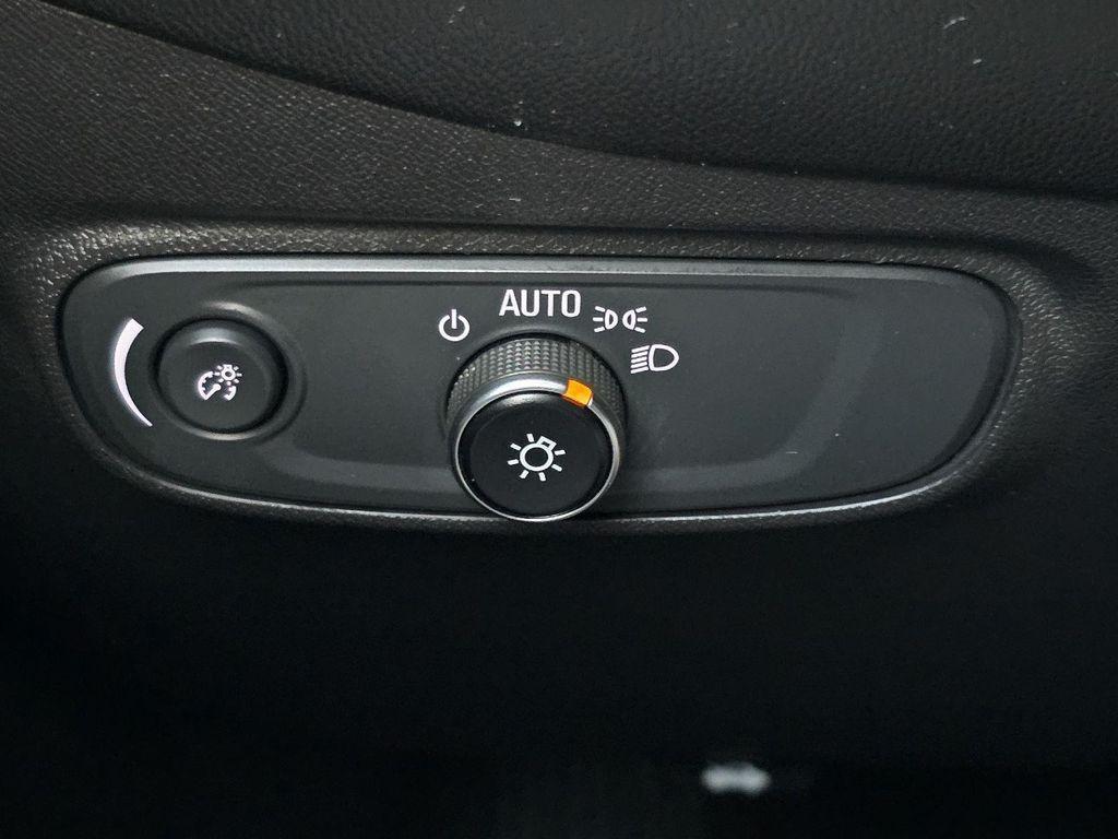 used 2021 Chevrolet Equinox car, priced at $17,821