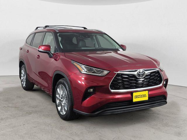 used 2023 Toyota Highlander car, priced at $38,983