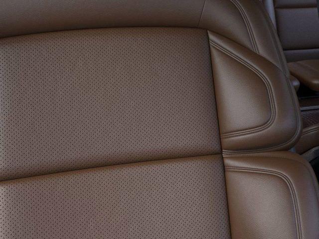 new 2025 Lincoln Navigator car, priced at $100,470