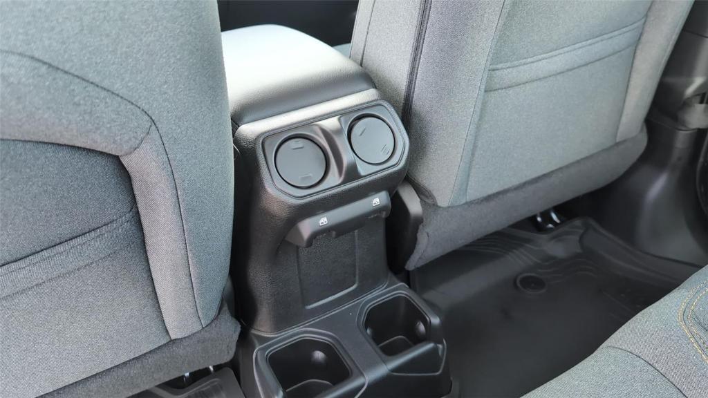 new 2025 Jeep Gladiator car, priced at $35,500