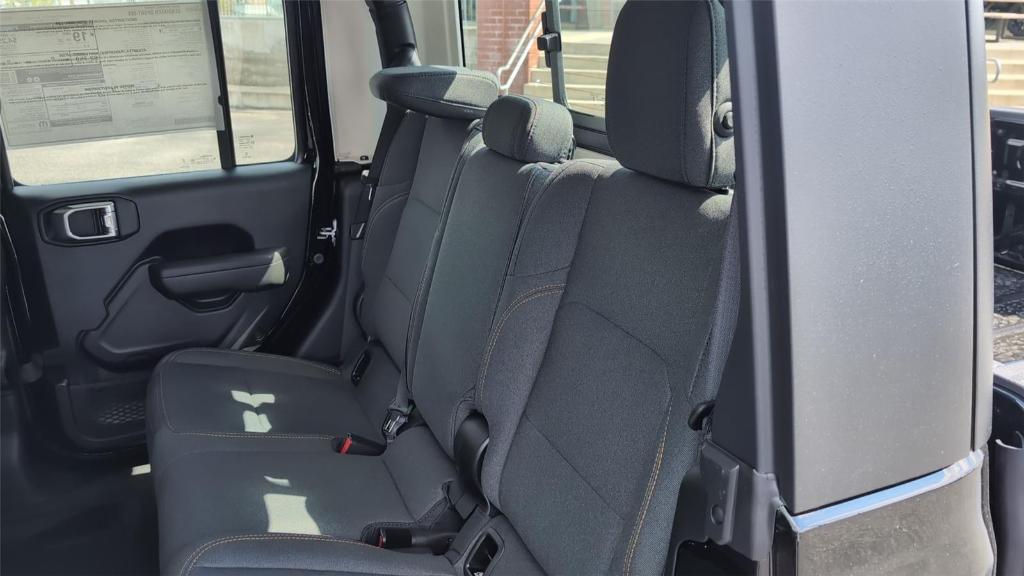 new 2025 Jeep Gladiator car, priced at $35,500