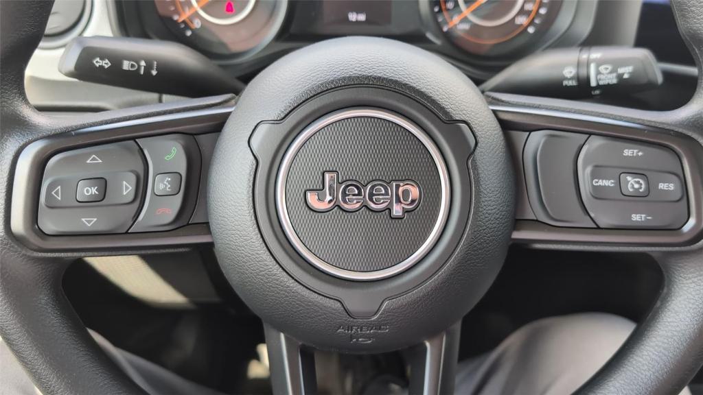 new 2025 Jeep Gladiator car, priced at $35,500