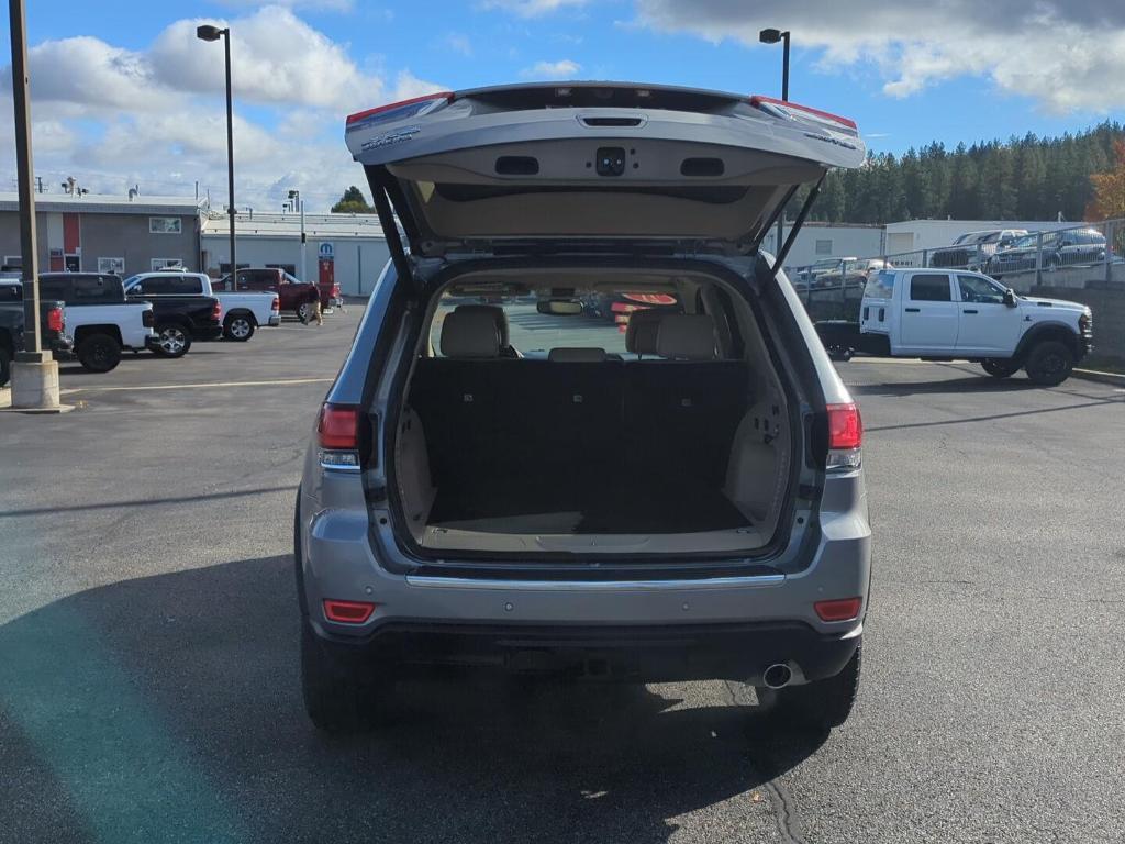 used 2021 Jeep Grand Cherokee car, priced at $32,000
