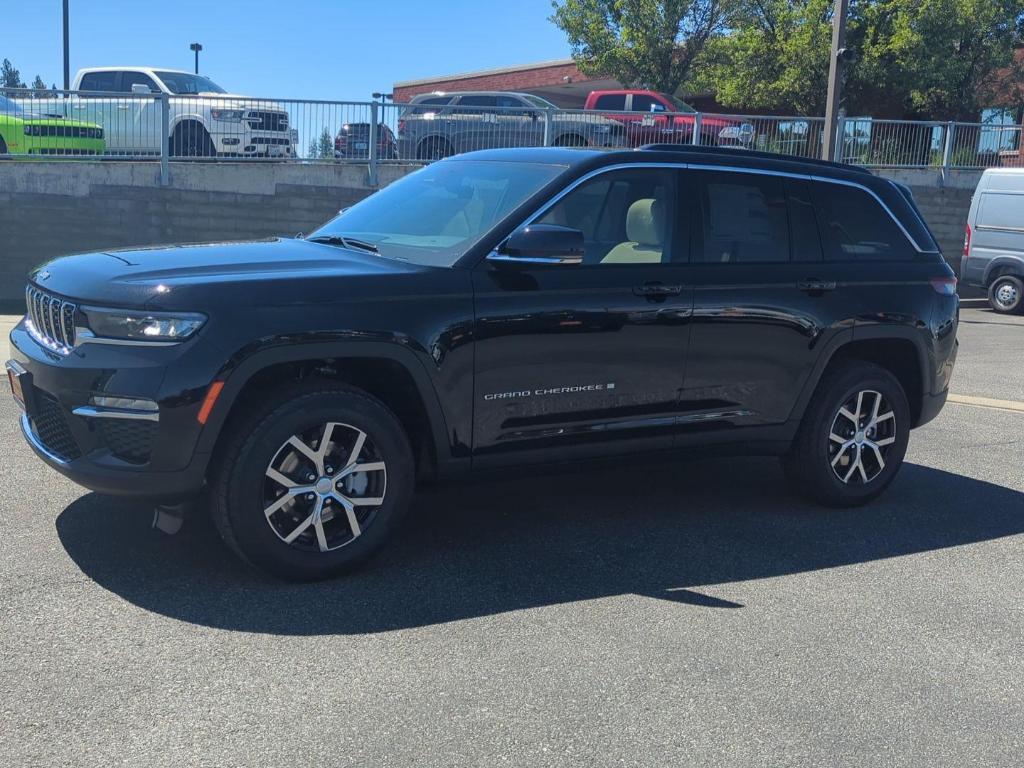 new 2025 Jeep Grand Cherokee car, priced at $44,760