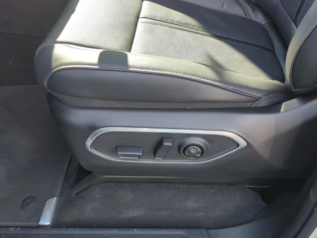 new 2026 Jeep Grand Wagoneer L car, priced at $81,185