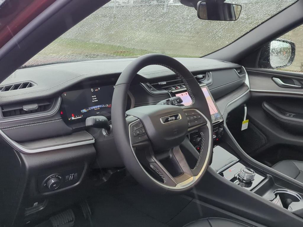 new 2025 Jeep Grand Cherokee car, priced at $50,980