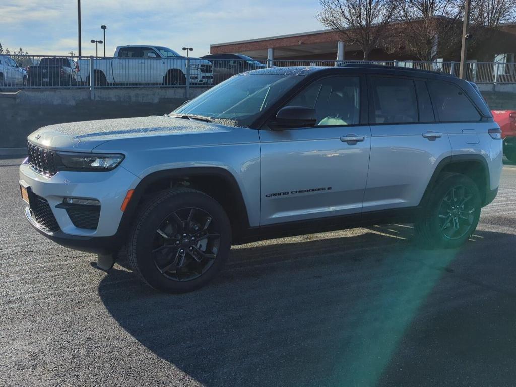 new 2025 Jeep Grand Cherokee car, priced at $49,980