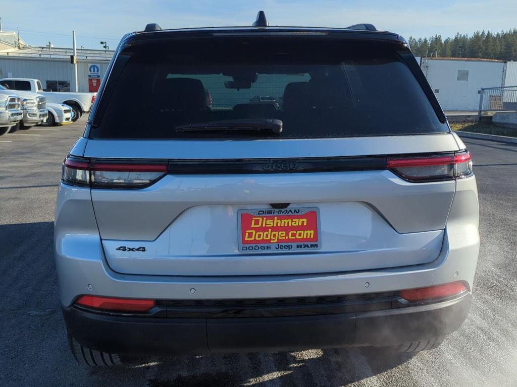 new 2025 Jeep Grand Cherokee car, priced at $49,980