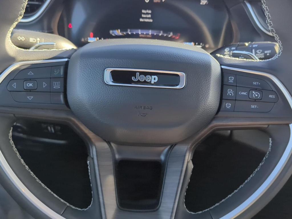 new 2025 Jeep Grand Cherokee car, priced at $49,980