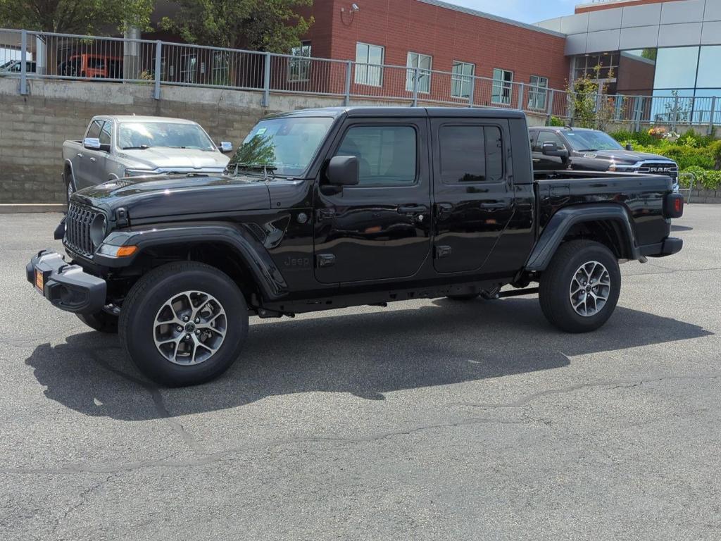 new 2025 Jeep Gladiator car, priced at $43,690