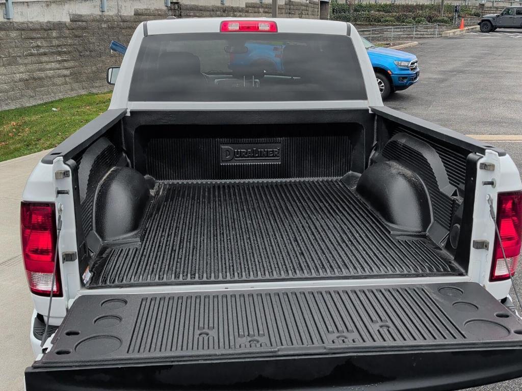 used 2022 Ram 1500 Classic car, priced at $32,000