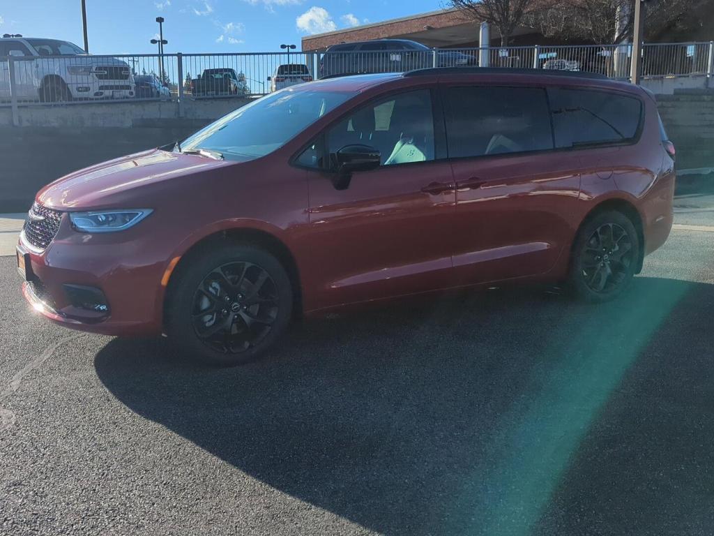 new 2026 Chrysler Pacifica car, priced at $49,795