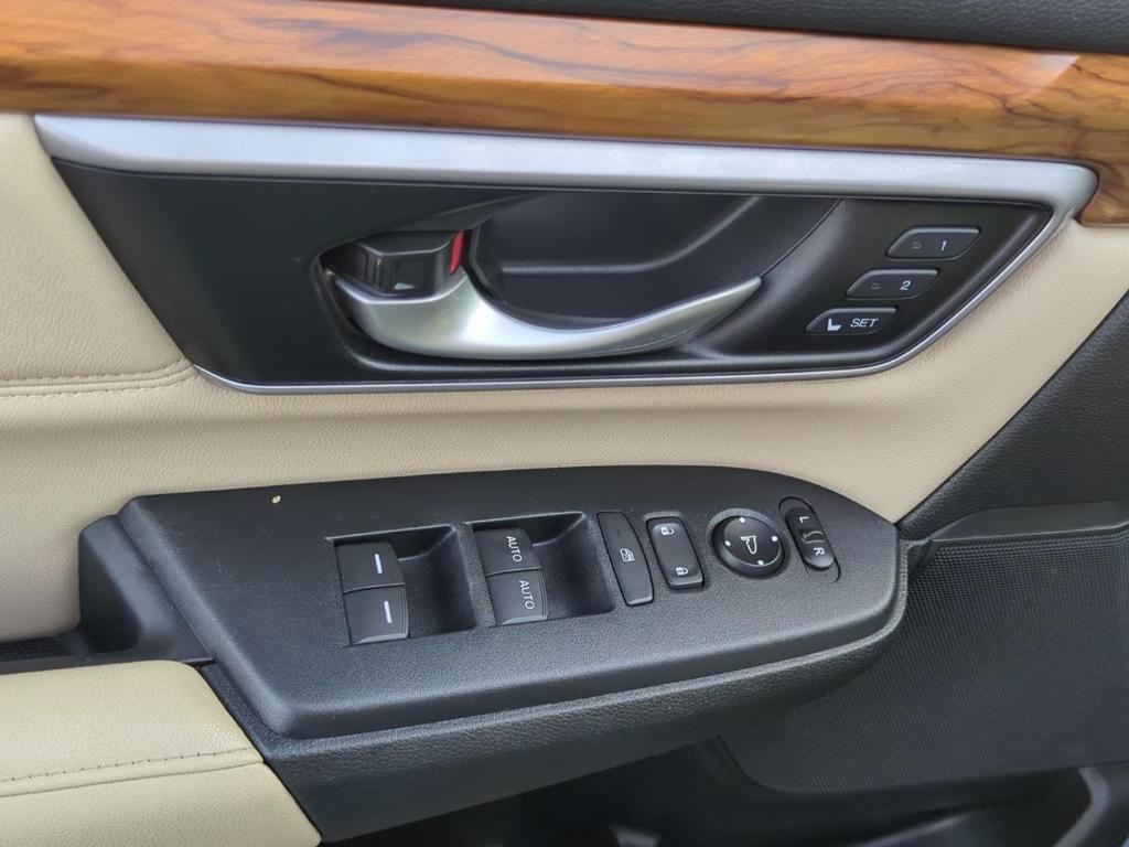 used 2017 Honda CR-V car, priced at $26,000