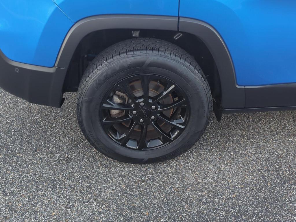 used 2023 Jeep Cherokee car, priced at $28,000