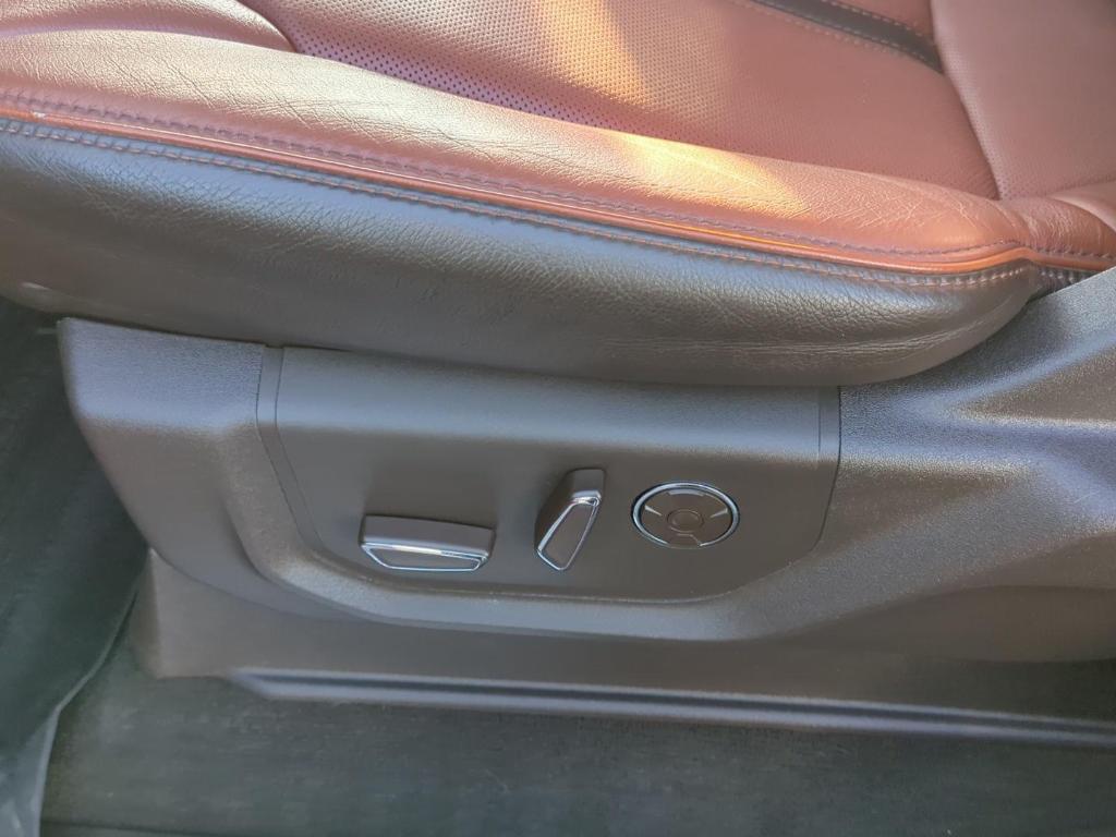 used 2019 Ford F-150 car, priced at $32,000