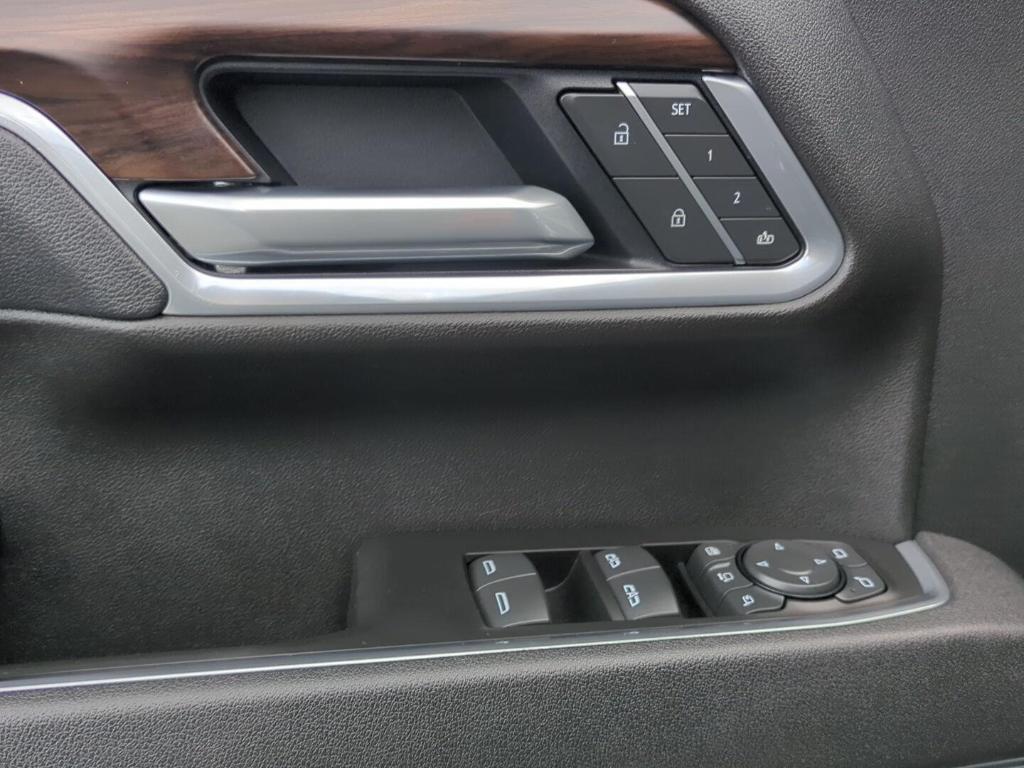 used 2025 GMC Sierra 2500 car, priced at $72,000