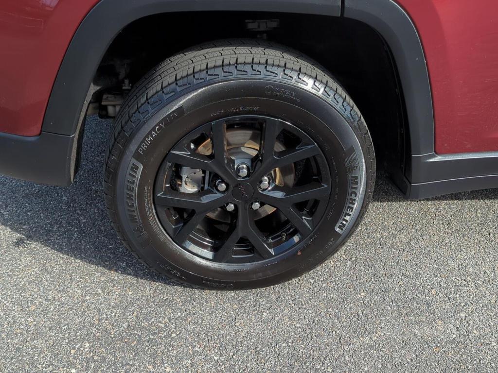 used 2024 Jeep Grand Cherokee car, priced at $32,000