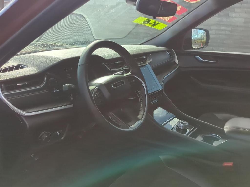 used 2024 Jeep Grand Cherokee car, priced at $32,000