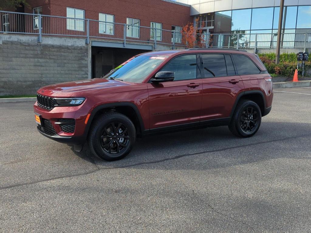 used 2024 Jeep Grand Cherokee car, priced at $32,000