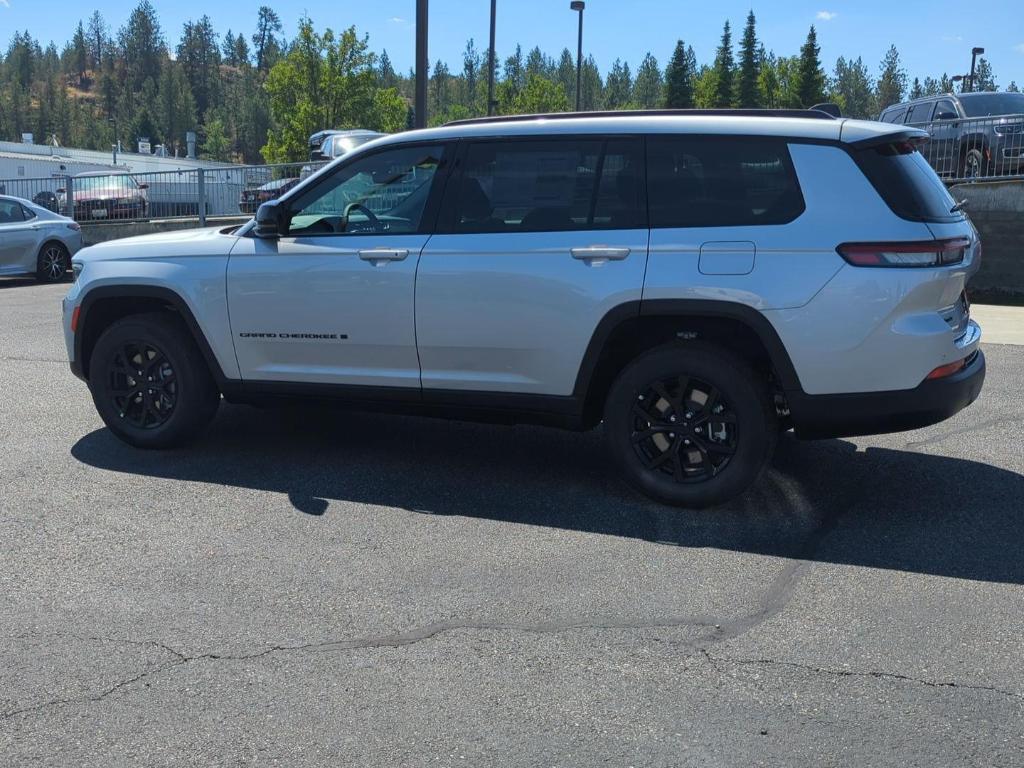 new 2025 Jeep Grand Cherokee L car, priced at $39,989