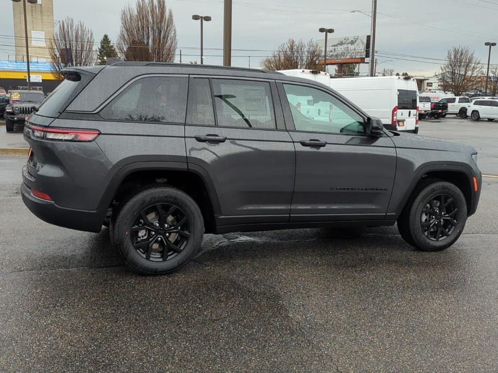 new 2026 Jeep Grand Cherokee car, priced at $47,525