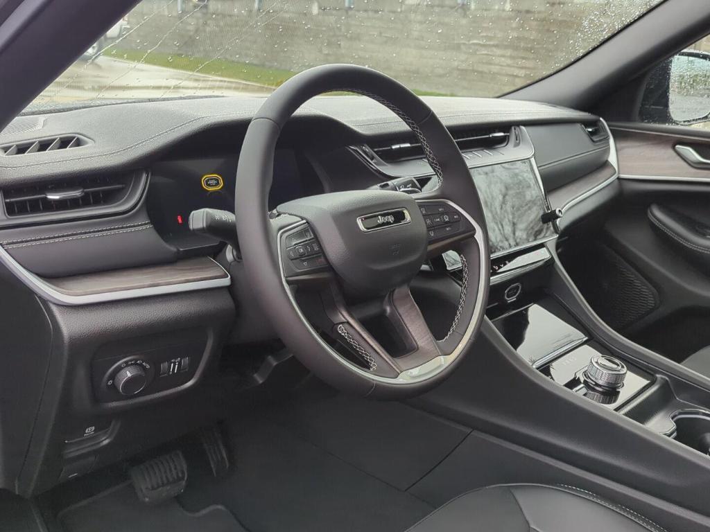 new 2026 Jeep Grand Cherokee car, priced at $47,525