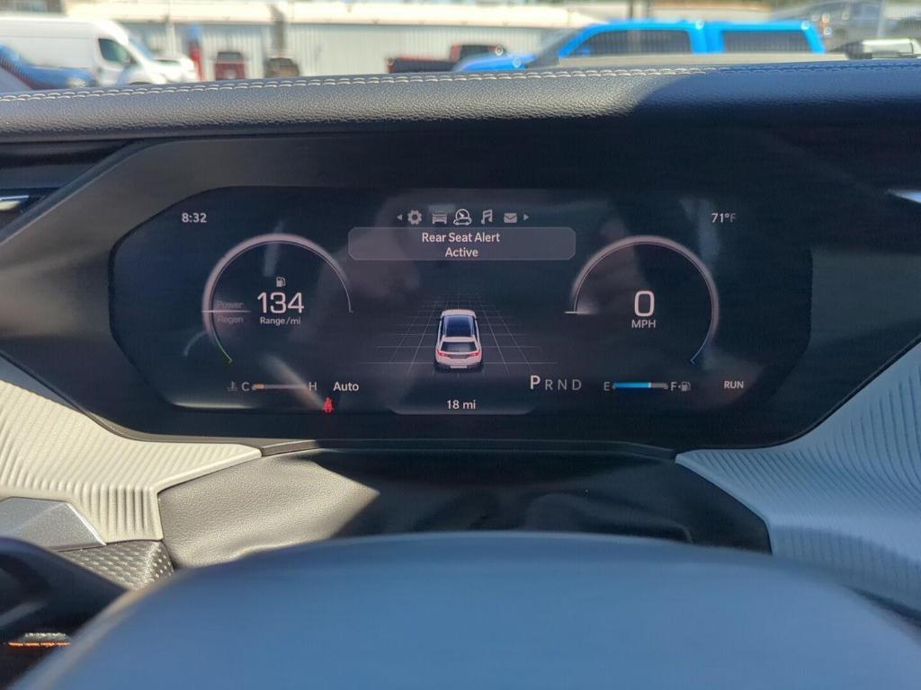 new 2026 Jeep Cherokee car, priced at $39,995