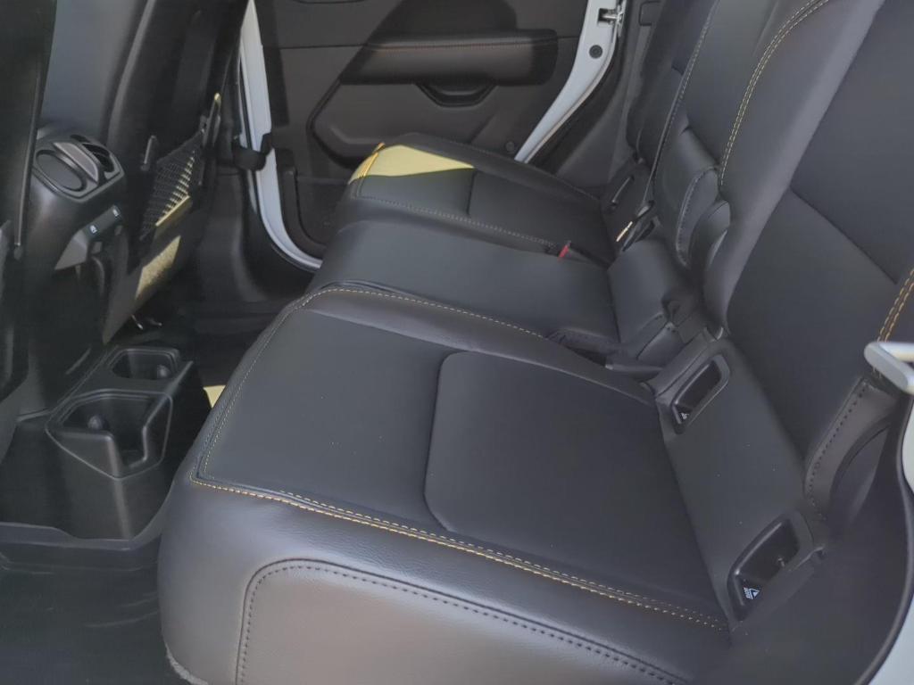 new 2026 Jeep Gladiator car, priced at $47,977