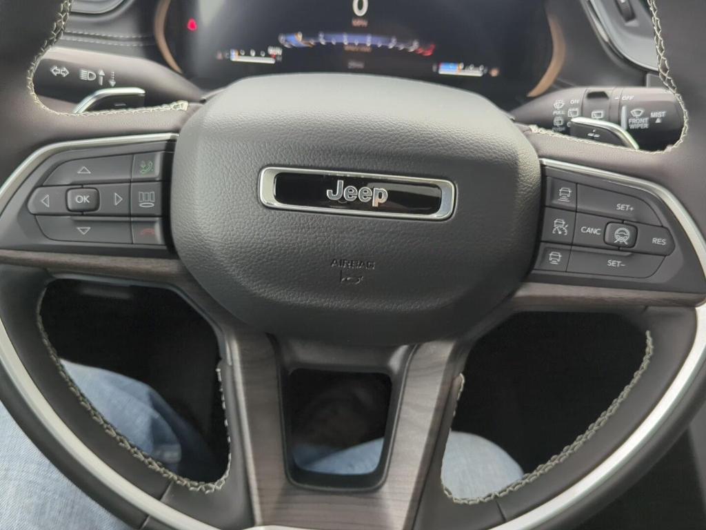 new 2026 Jeep Grand Cherokee car, priced at $43,925