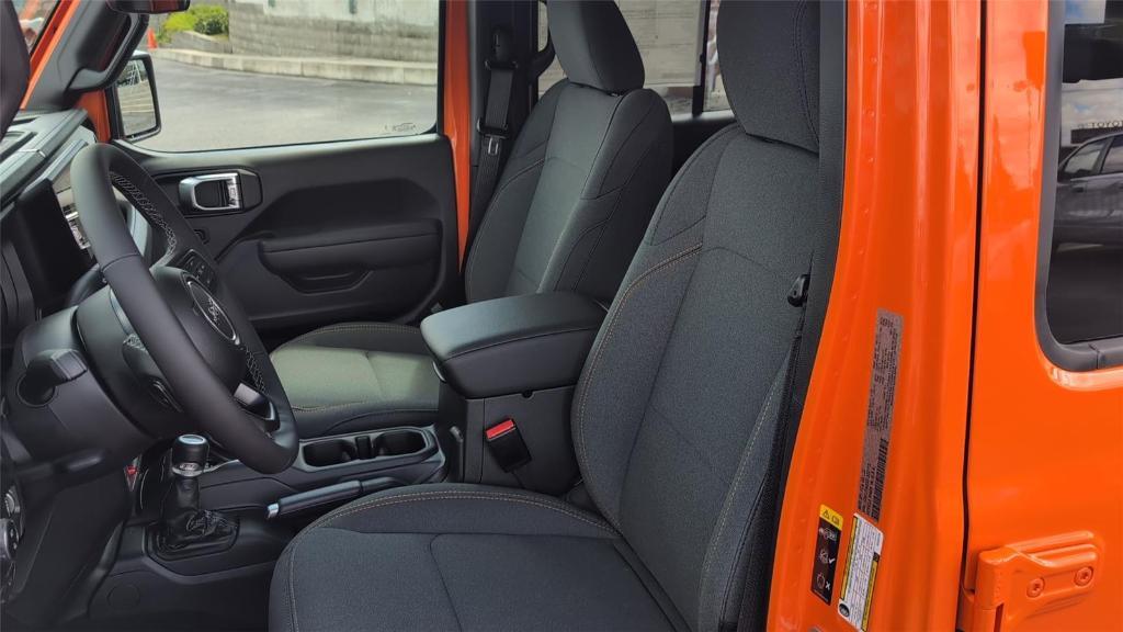 new 2025 Jeep Gladiator car, priced at $41,755
