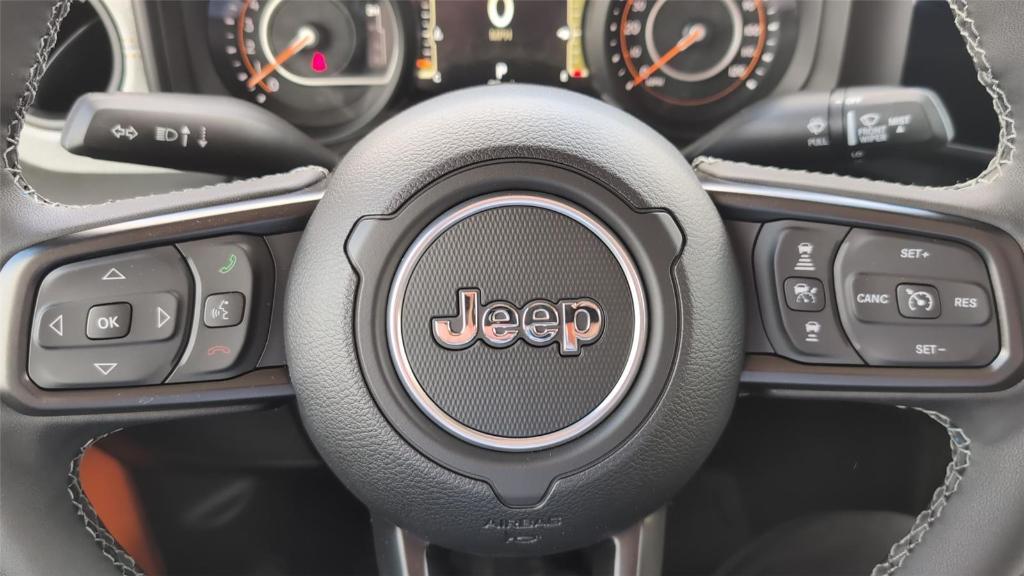 new 2025 Jeep Gladiator car, priced at $41,755