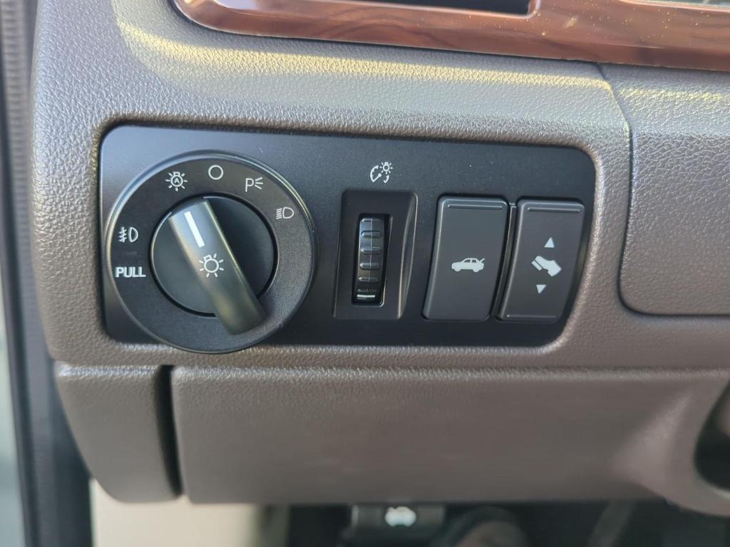 used 2008 Ford Taurus car, priced at $7,000