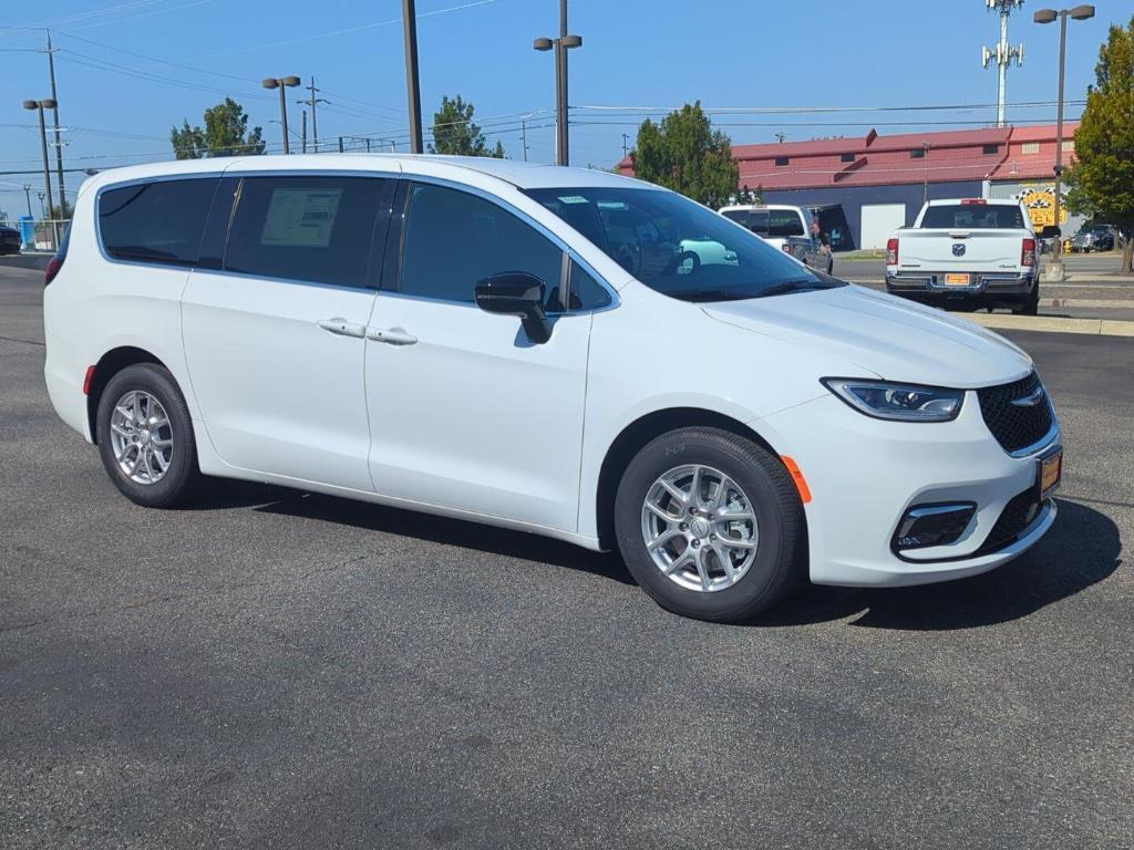 new 2026 Chrysler Pacifica car, priced at $39,460