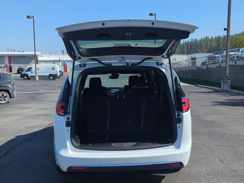new 2026 Chrysler Pacifica car, priced at $39,460