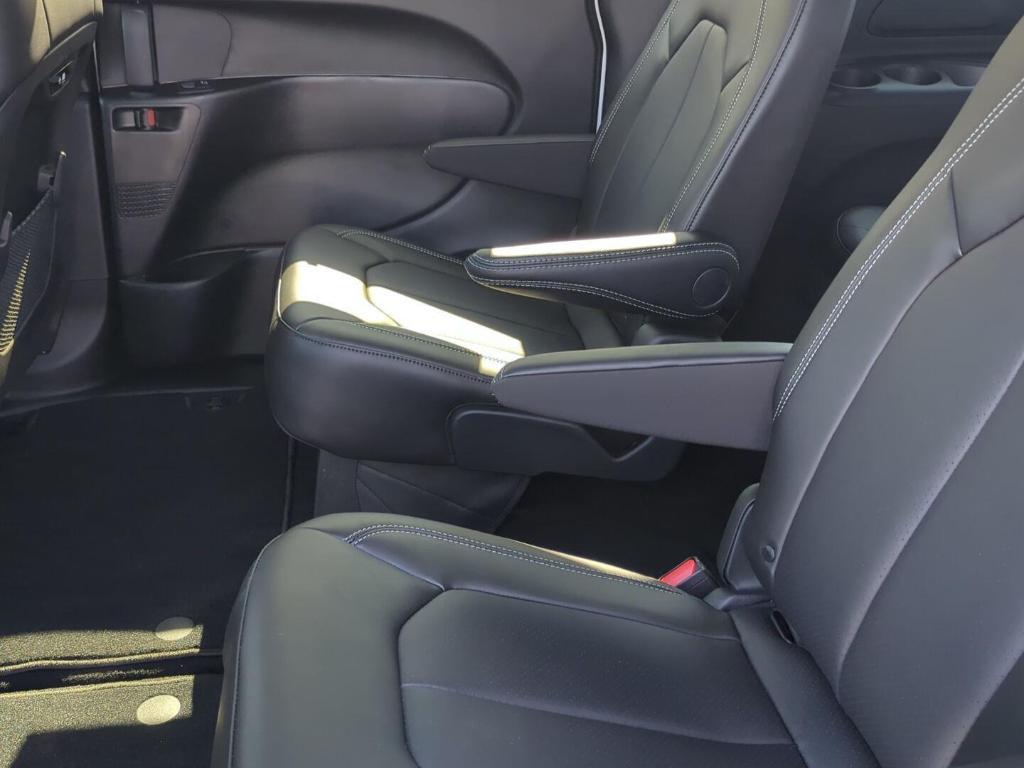 new 2026 Chrysler Pacifica car, priced at $39,460