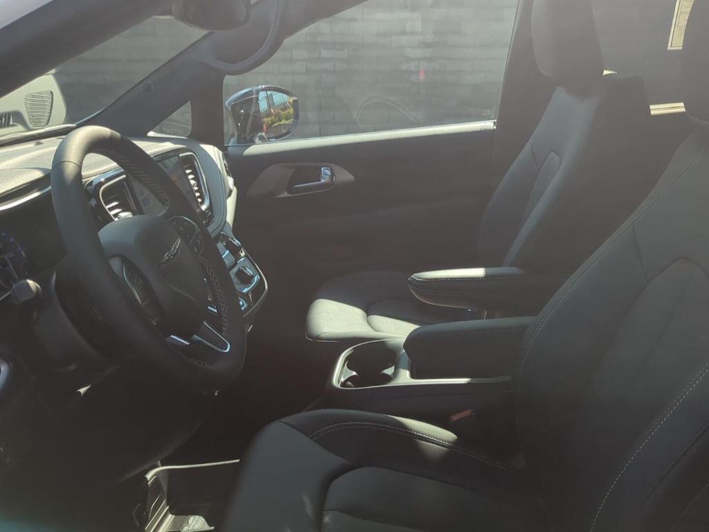 new 2026 Chrysler Pacifica car, priced at $39,460