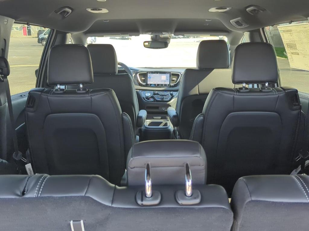 new 2026 Chrysler Pacifica car, priced at $39,460